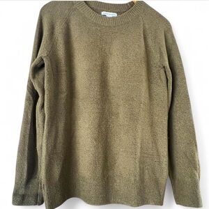 Amazon Essentials Men's Crewneck Sweater in Olive